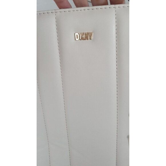 DKNY Lexington Women's Tote - Picture 13 of 13